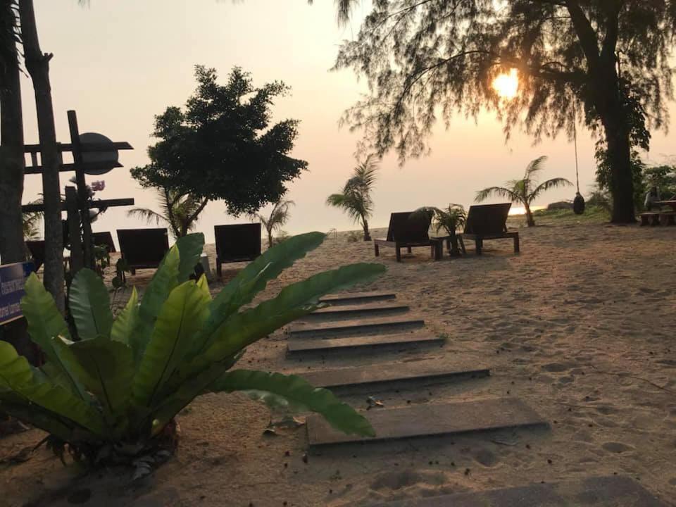 Had Lamae Resort Ban Pak Nam Lamae Kültér fotó